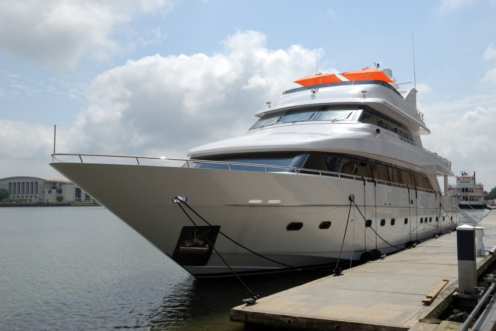 Benefits of Selling a Boat Through a Broker